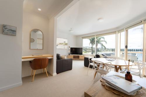 Encounter Bay Apartment | 108 At The Bluff - 123 Franklin Pde, Encounter