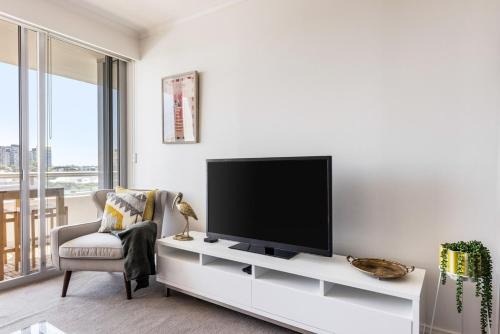 Darling Harbour Apartment | 2 Bedroom Darling Harbour Waterviews Pool Sydney