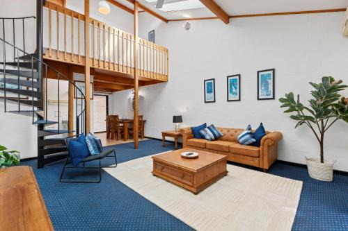 Cottesloe Apartment | 21 Cottesloe Steps to beach - sleeps 3