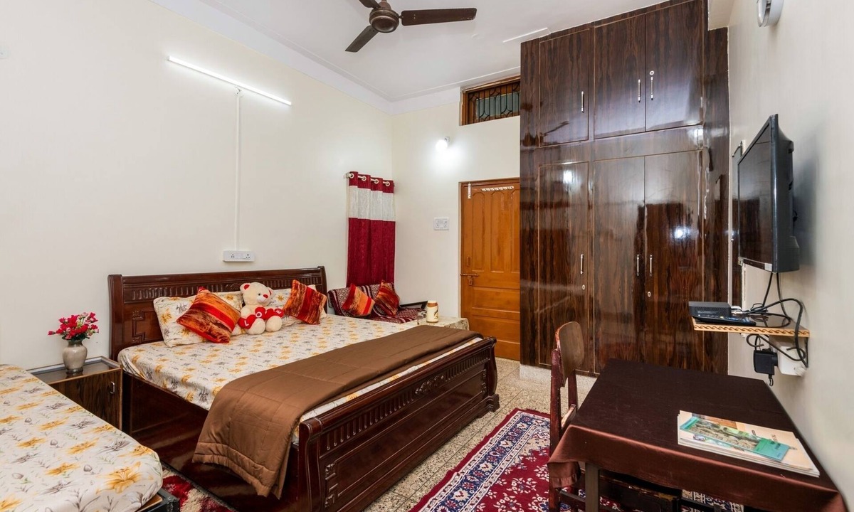 Jabalpur House | 3BHK Air condition-Parking-Kitchen-Pet Friendly at Jaiswal Homestay