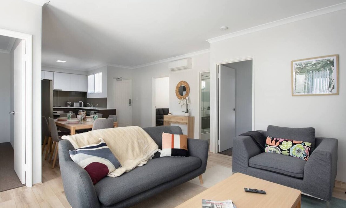 Attadale Apartment | 3BR Sanctuary: Riverside Escape Near Freo & Perth