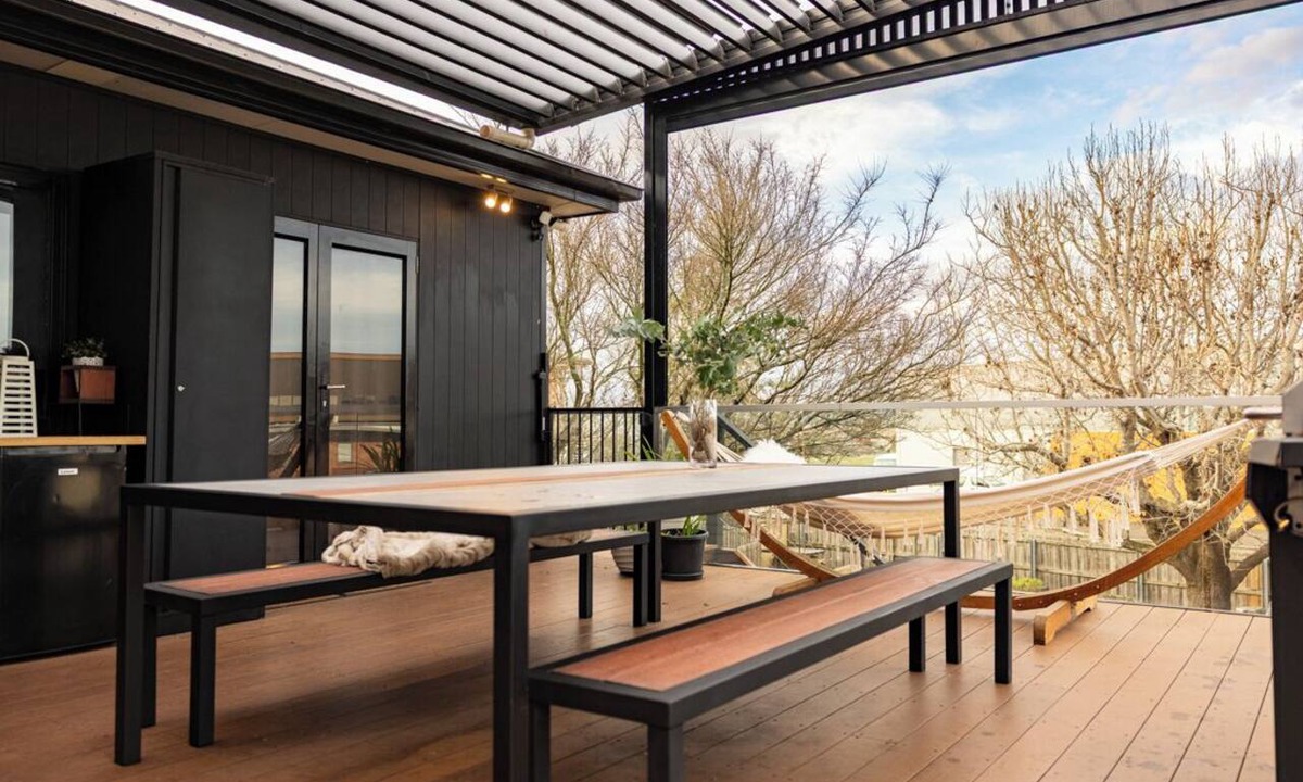 Riverside House | 4BR Launceston, Multi Family, Team Group, 8, Bath, Big BBQ Deck