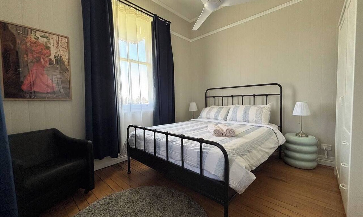 Windsor House | 5 Bdrm, Parkside, Great deck, Zone One, heated plunge pool. Walk to everything.
