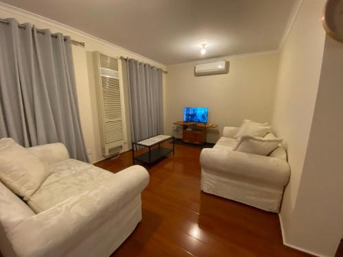 Carrum Apartment | 5 Beds-Whole House-Carrum Beach- Patterson Lake-Fully Furnished