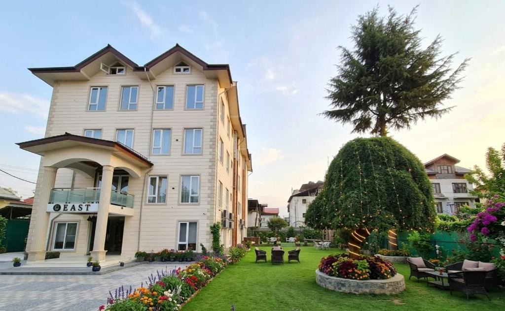 Rajbagh Hotel | 74 East
