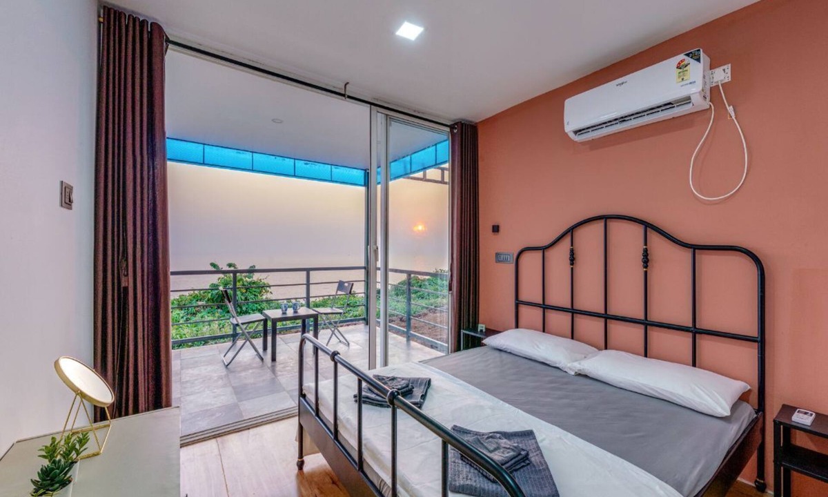 Kunkeshwar Hotel | Aalayah Stays