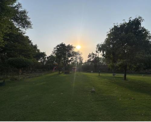 Jaunapur Apartment | Aaliya Farm House