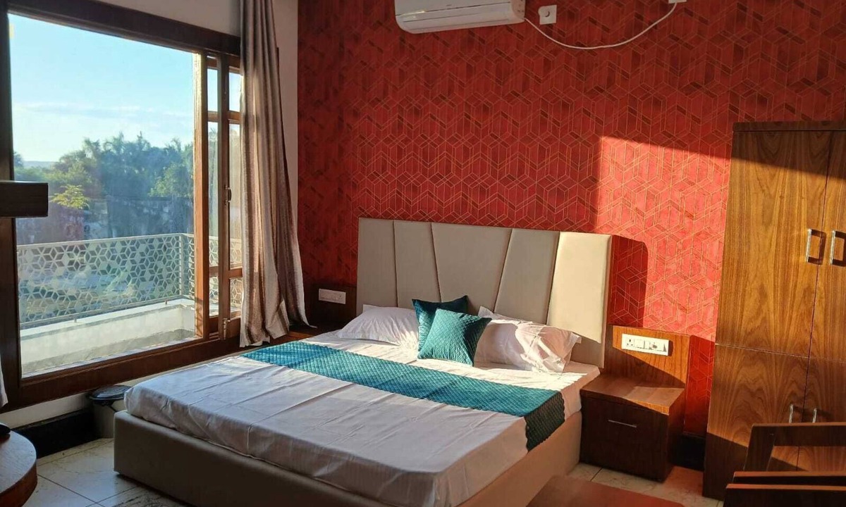 Nurpur Hotel | Aarav Hotel