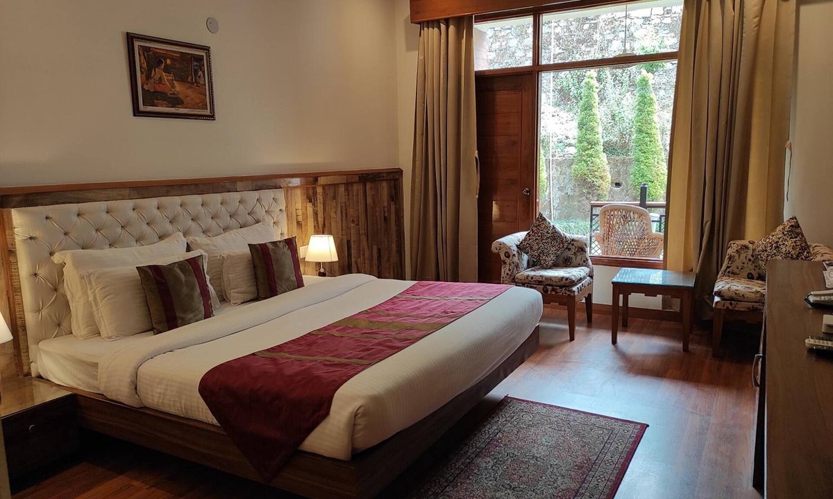 Bhimtal Hotel | Aaroham The Watergate Hotel
