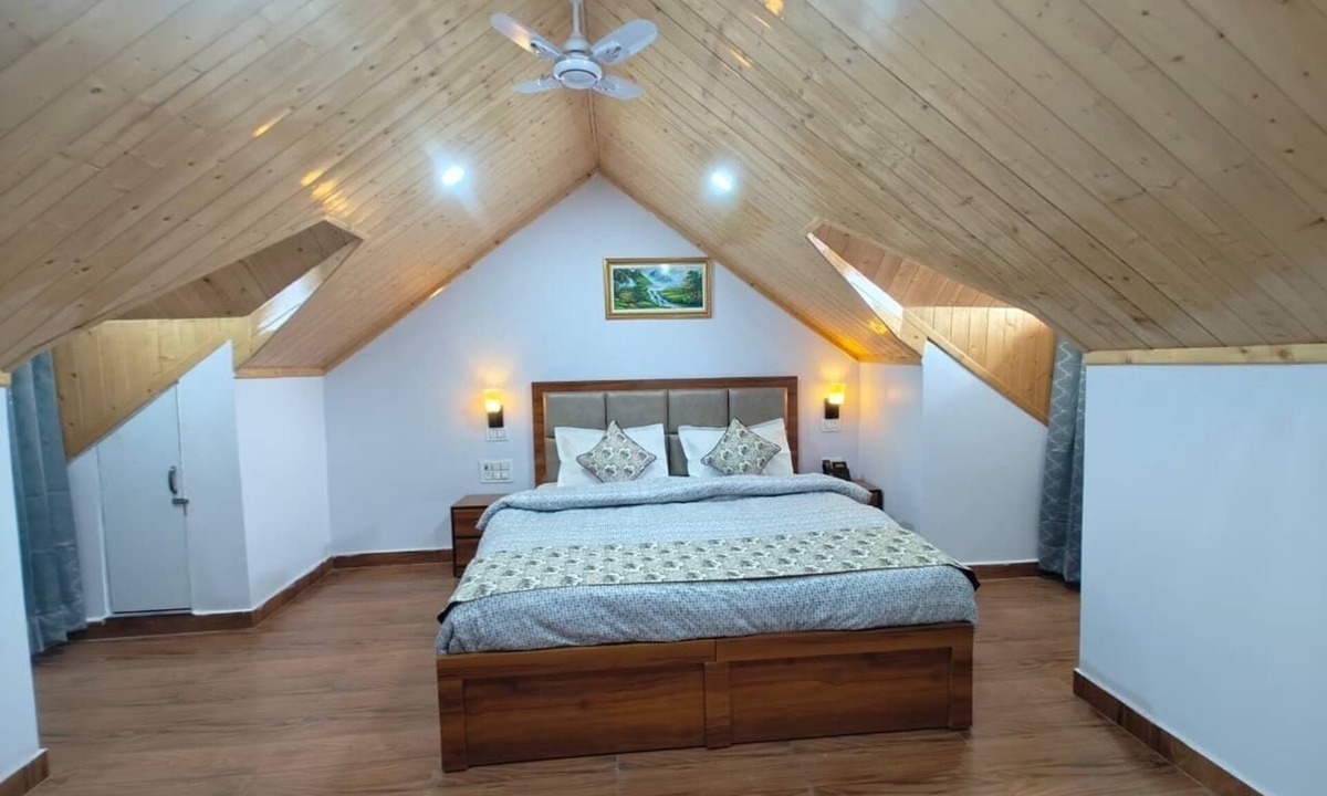 Sidhpur Hotel | AASRA PARADISE HOTEL