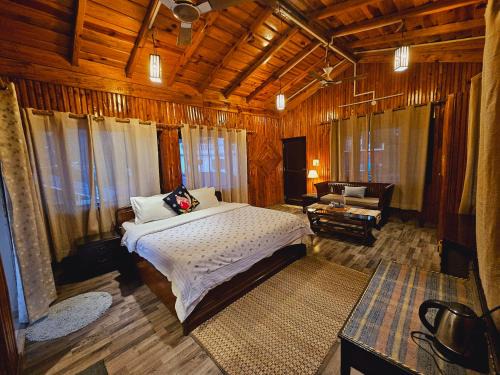 Bhimtal Resort | Alinda House Naukuchiatal by THE GHAUR