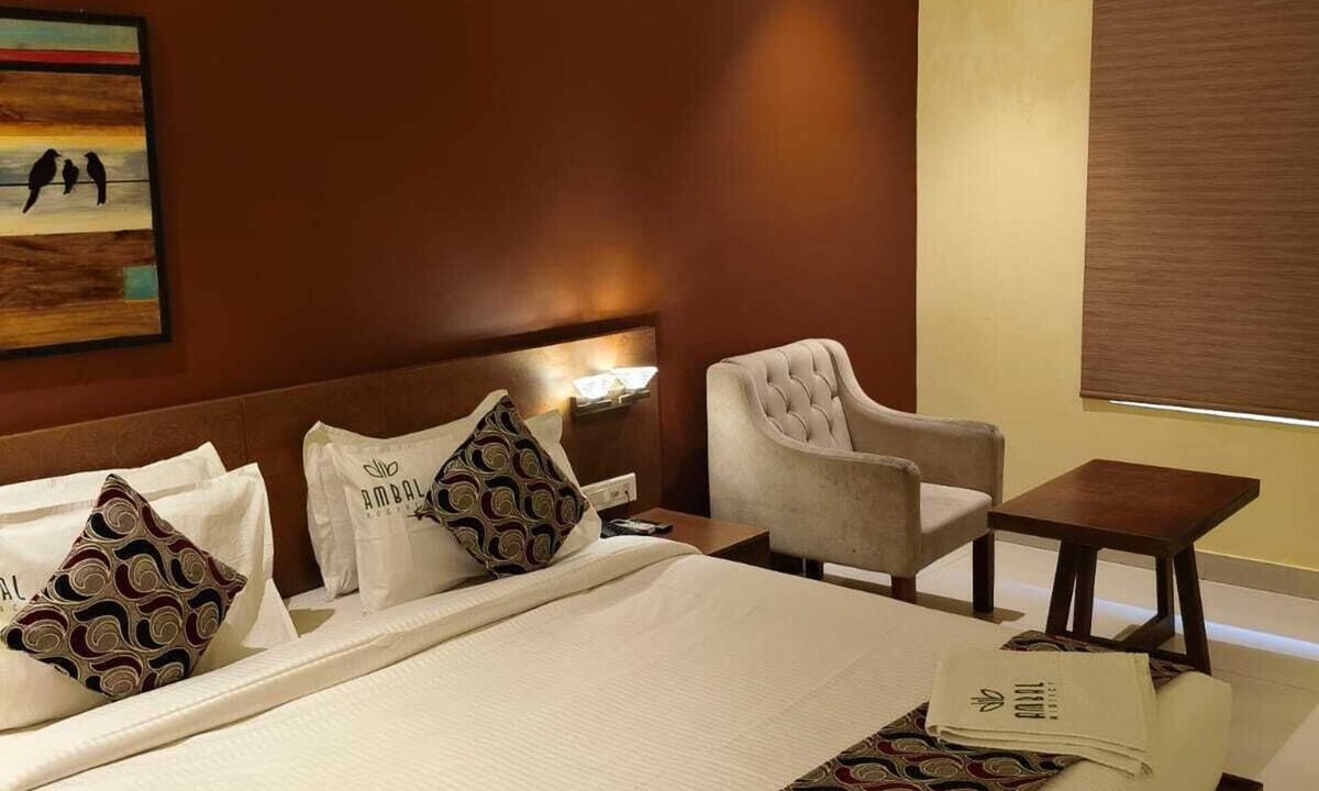Irinjalakuda Hotel | Ambal Regency