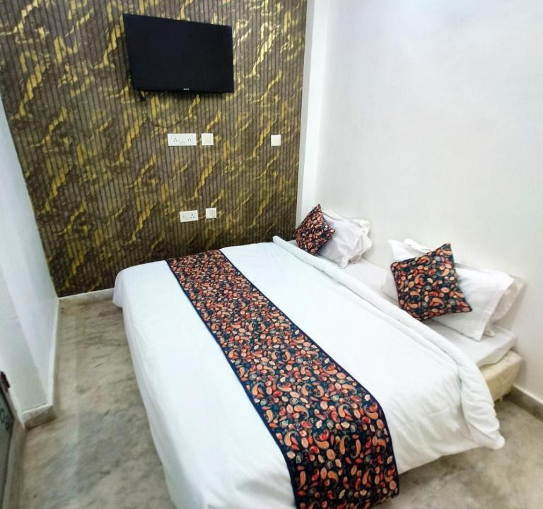 Amer Fort Road Apartment | Amisha Home Stay - Near Jal Mahal, Jaipur