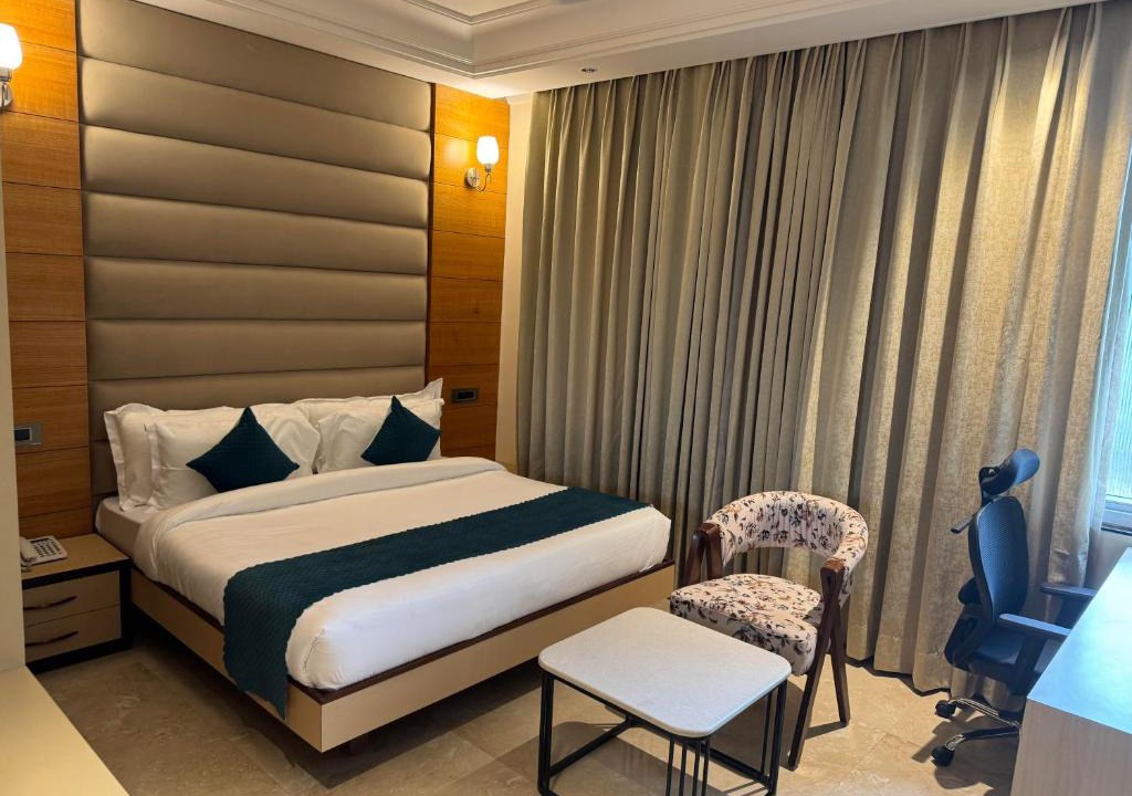 Panchkula Urban Estate Hotel | AR Plaza