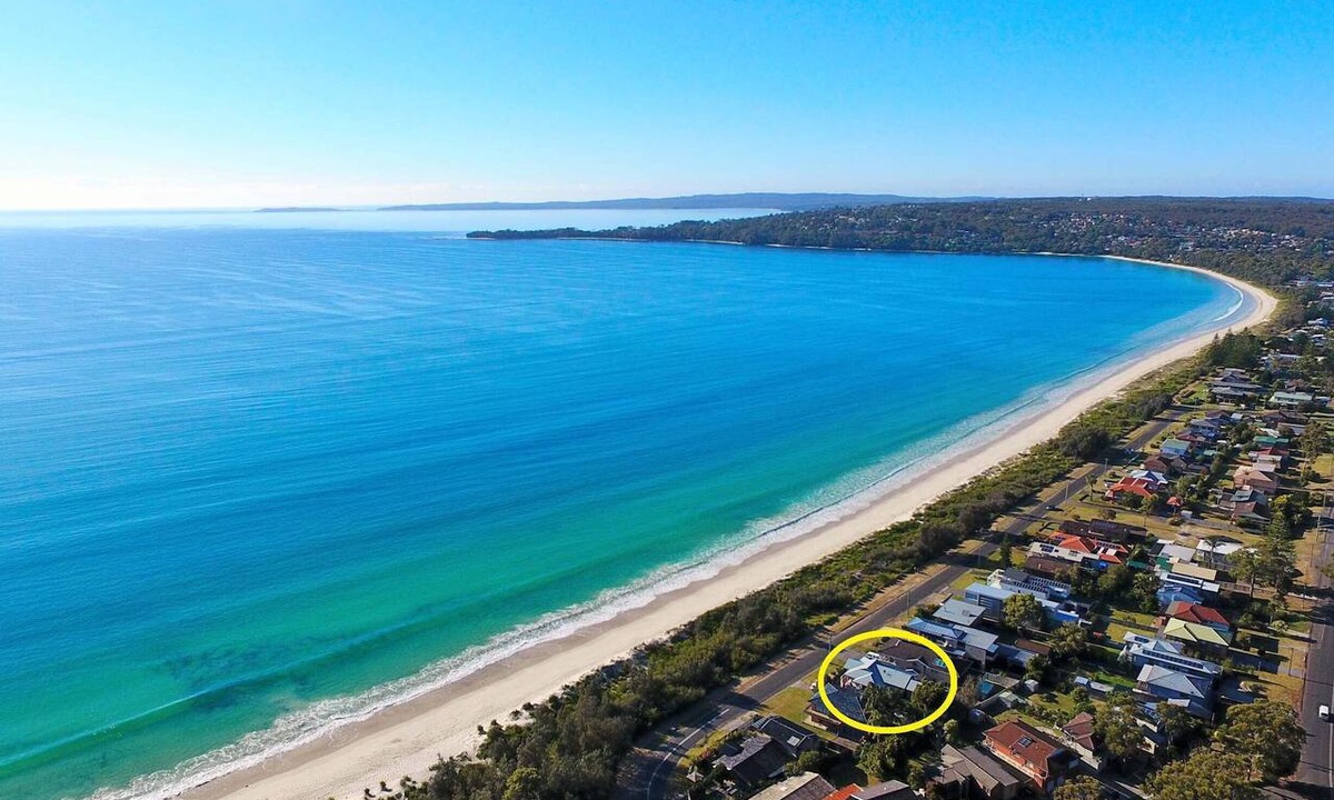 Vincentia House | Arcadia - Large 5BR beach home & optional studio