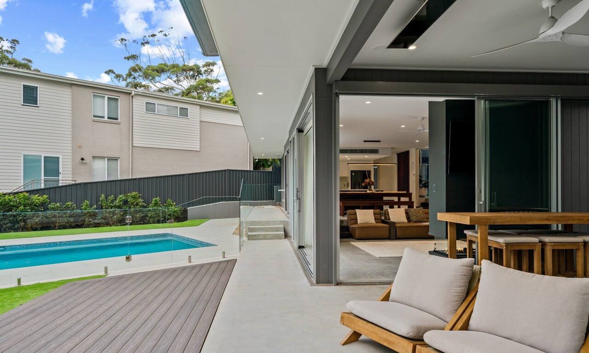 North Avoca House | Architectural Lakefront Pool Home