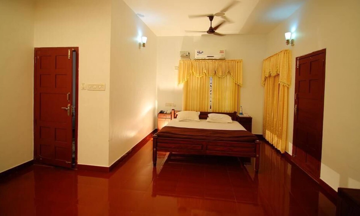Wadakanchery Hotel | Ayuryogashram Heritage