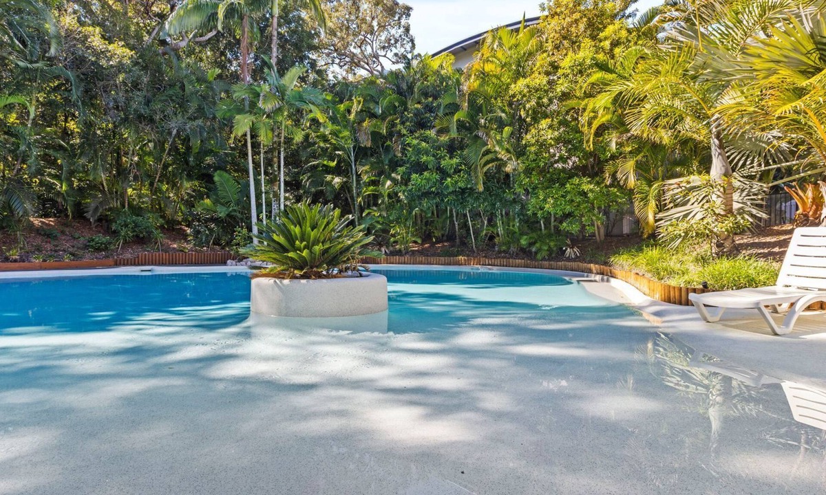 Rainbow Beach Apartment | Baden 38 - Rainbow Shores. Pool. Tennis Court. Walk to beach