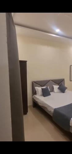 Varanasi House | Badri Vishal