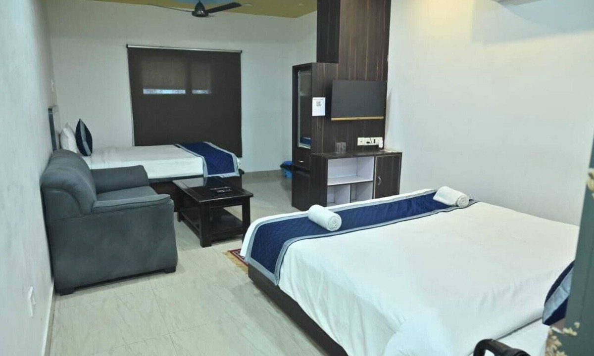Lanka Hotel | Banarasi Kothi