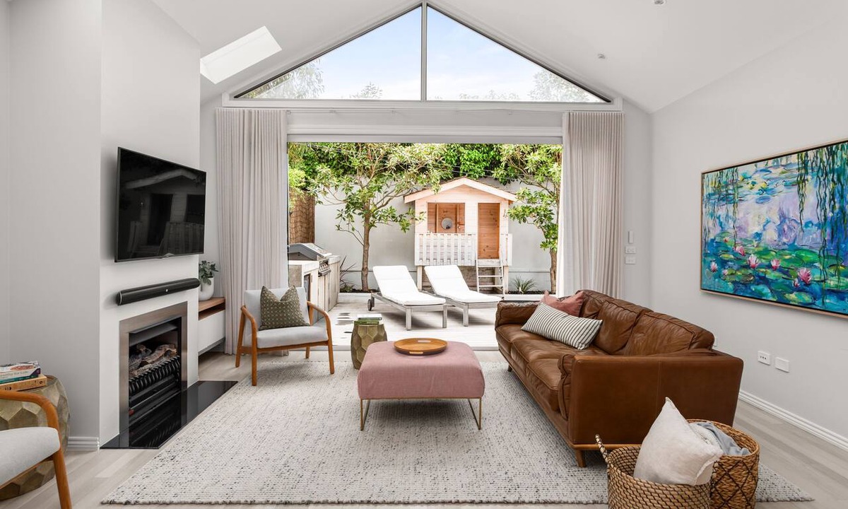 Hawthorn House | Bayleaf Terrace - A stylish period home in Hawthorn, steps from Glenferrie Road