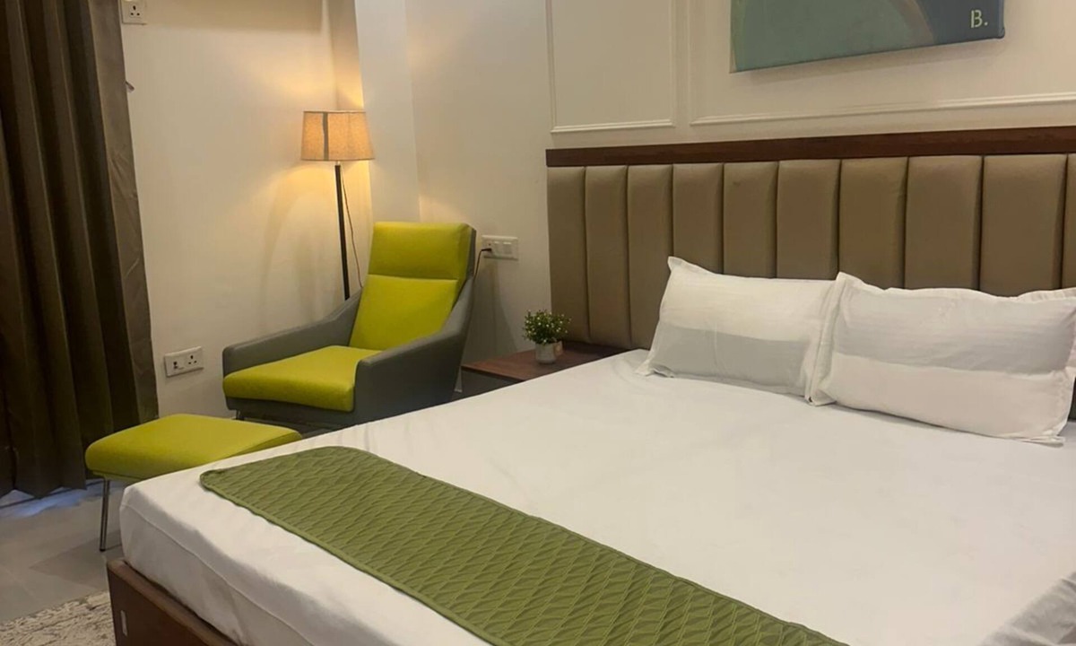 DLF Phase 5 Hotel | Beliv stays gurgaon