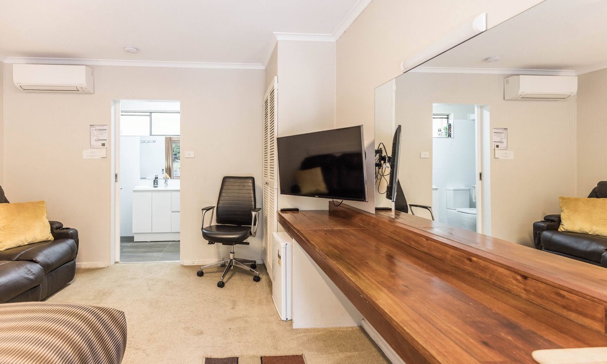 Macedon Hotel | Black Forest Motel