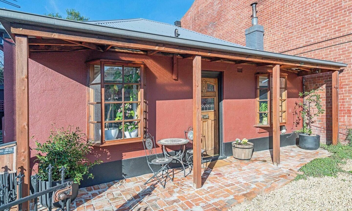 Hobart Central Business District Cottage | Bobs Cottage Nostalgic Charm and Homely Comfort