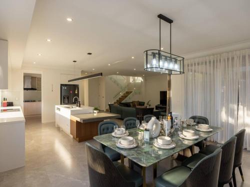 Rochedale House | Brand New 5B Luxury Modern Dream House at Rochedale