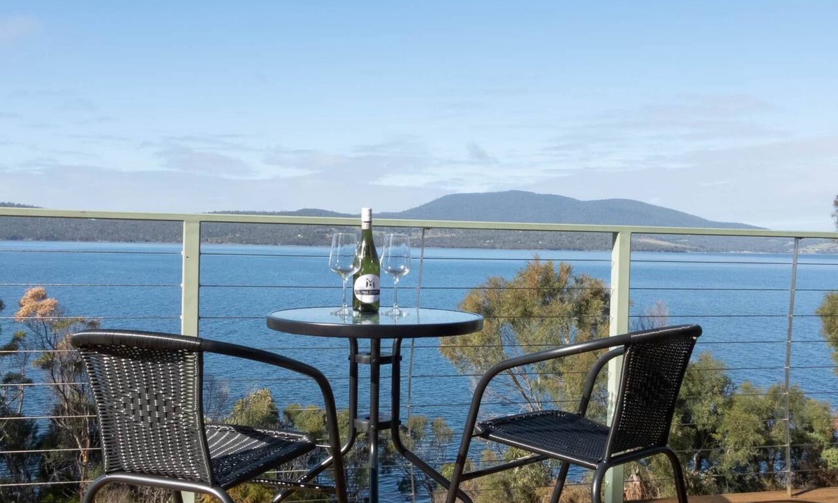 Gordon House | Breathtaking Views - 3 Bedroom House