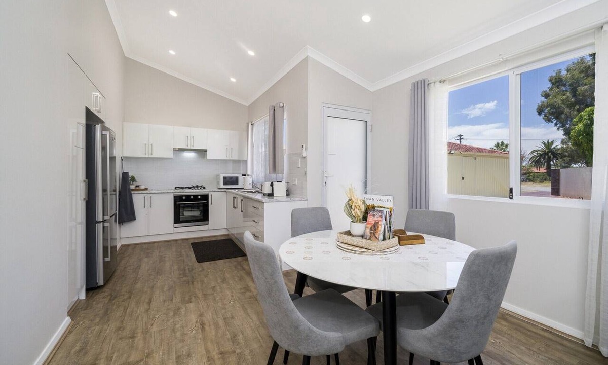 Thornlie Apartment | Bright and Spacious 2-Bed Thornlie Family Home