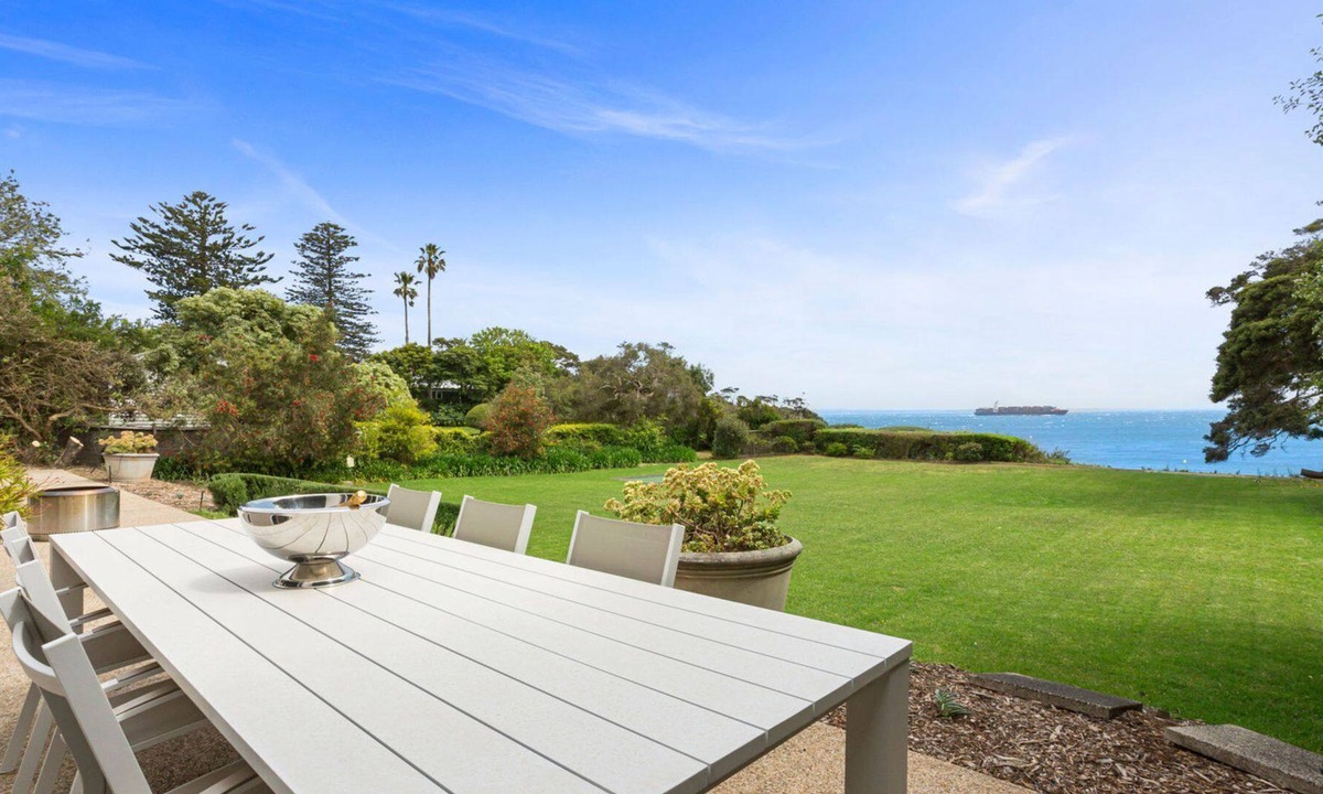Portsea House | Burnscliff private beach access and residence