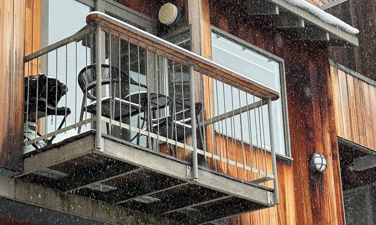 Thredbo Cabin | cabin21 riverside - peaceful mountain cabin accommodation in Thredbo village