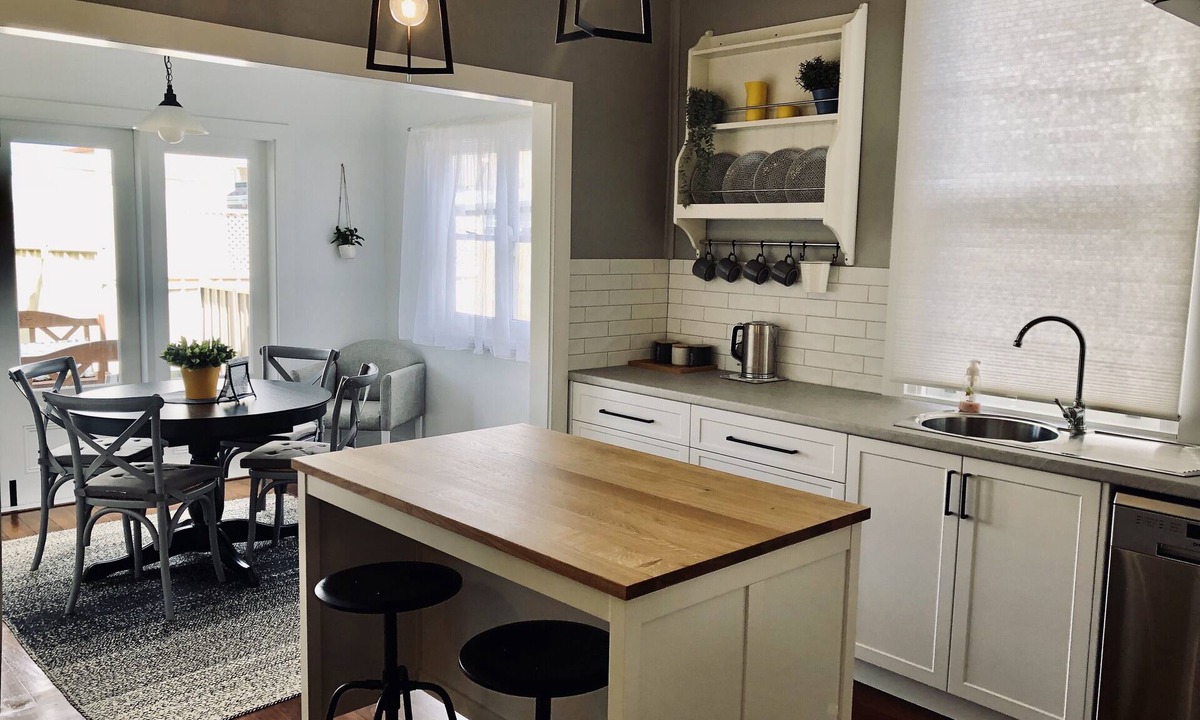 West Busselton Cottage | Calm Seas Cottage-COMFORT in the heart of Busselton and beautiful South West WA