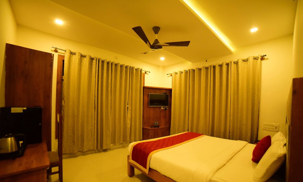 Kushalnagar Hotel | Castle Continental Premium Hotel