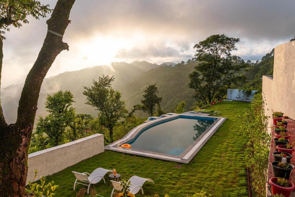Nahan Villa | Cedar Haven - Nahan by VEO, StayVista - 5BHK Villa with Private Pool & BBQ