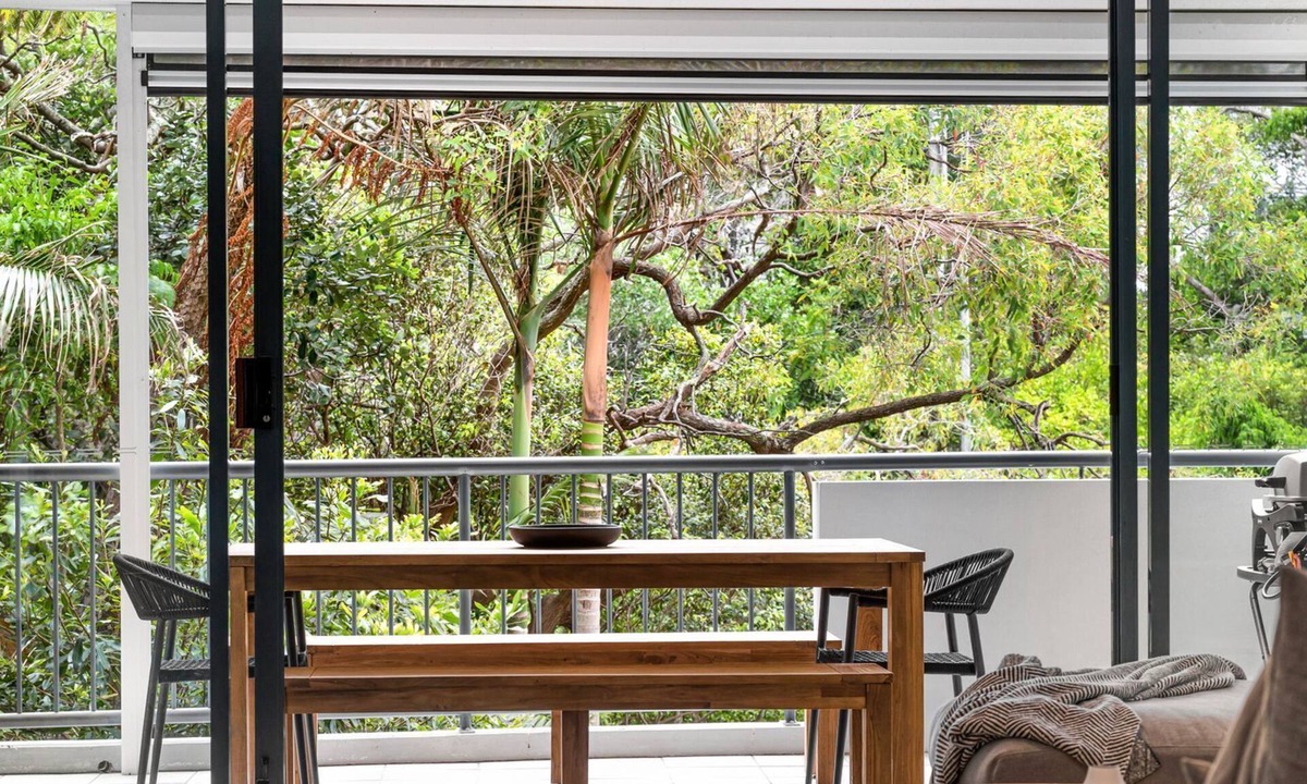 Sunshine Beach Apartment | Central Location Stylish 3 Bed Pool - Sunshine Central