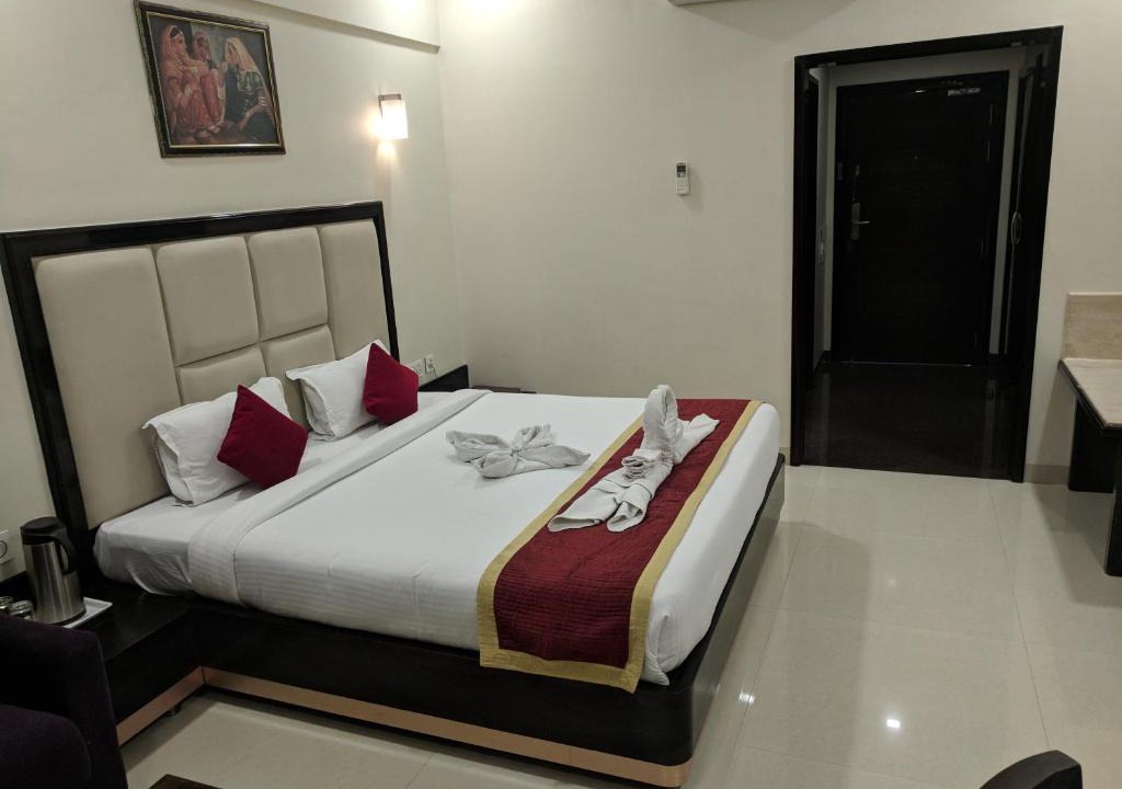 Air Force Area Hotel | Chandra Imperial