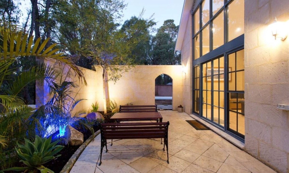 Chidlow Villa | Chidlow, Lake Leschenaultia, cycling & walking, Book the Spa & Sauna, cost extra