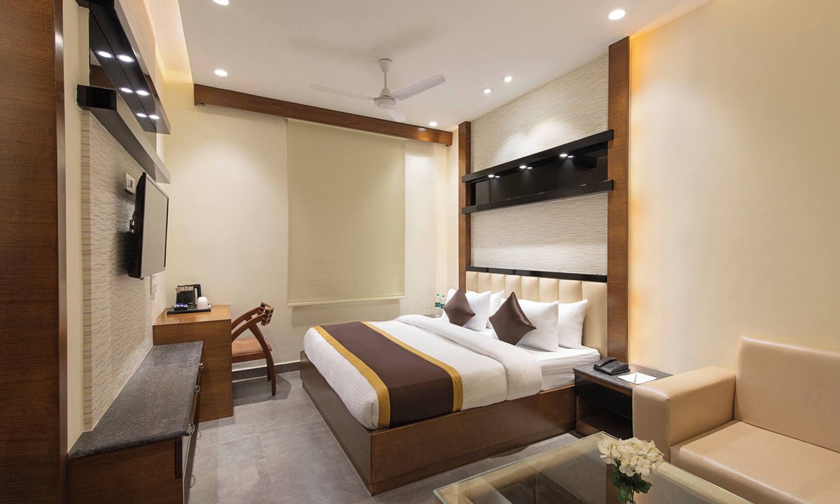 Bareilly Hotel | Clarks Collection Maanya