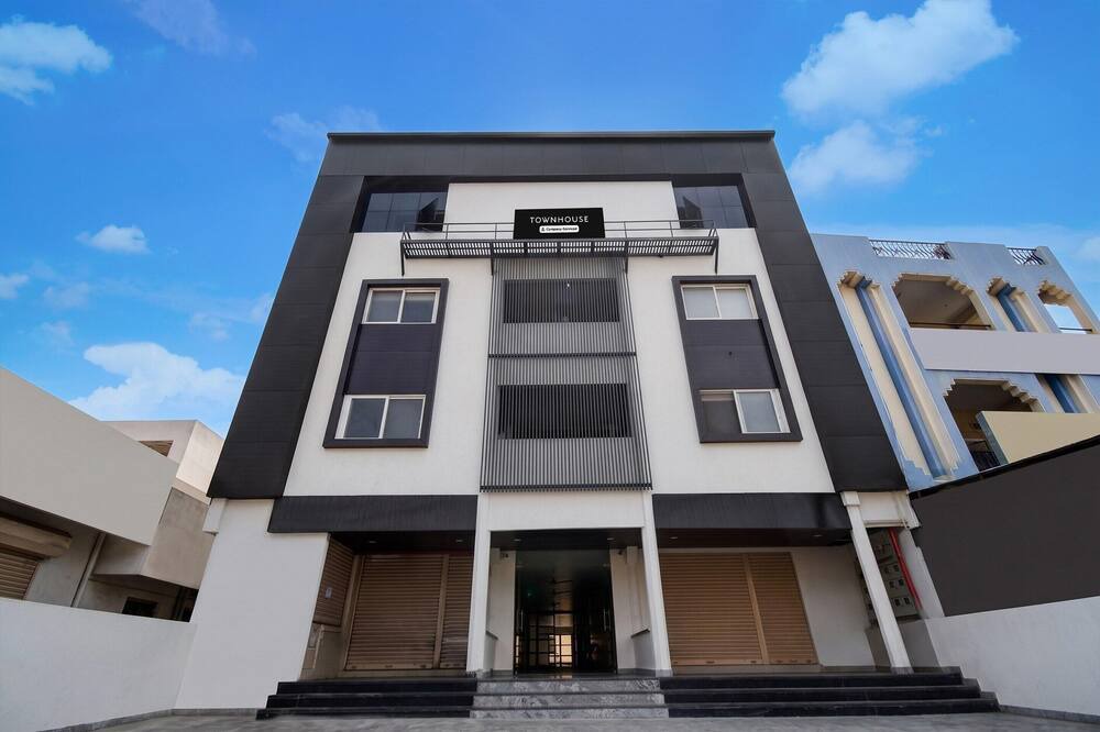 Kurnool House | Classic Hotel Lakshmi's Pride