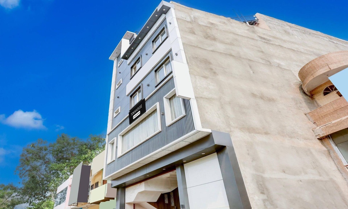 Rohtak House | Classic With Balcony Model Town Rohtak