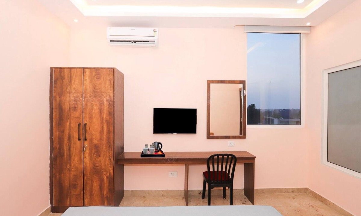 Ranchi House | Classic With Balcony Seven Seas Hotels Banquet