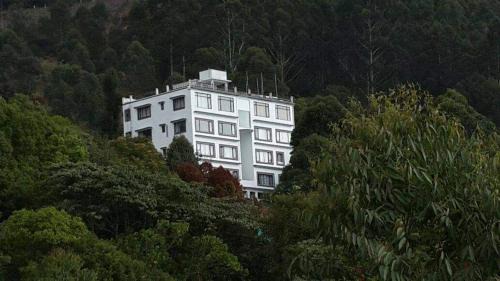Devikolam Resort | Cloud Dale Resort Munnar