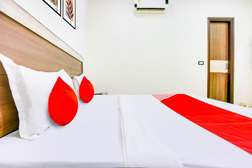 Phagwara Hotel | Collection O White Prime