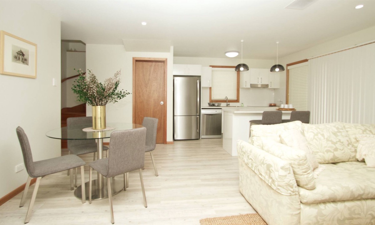 Shortland House | Comfortable Modern Townhouse 4