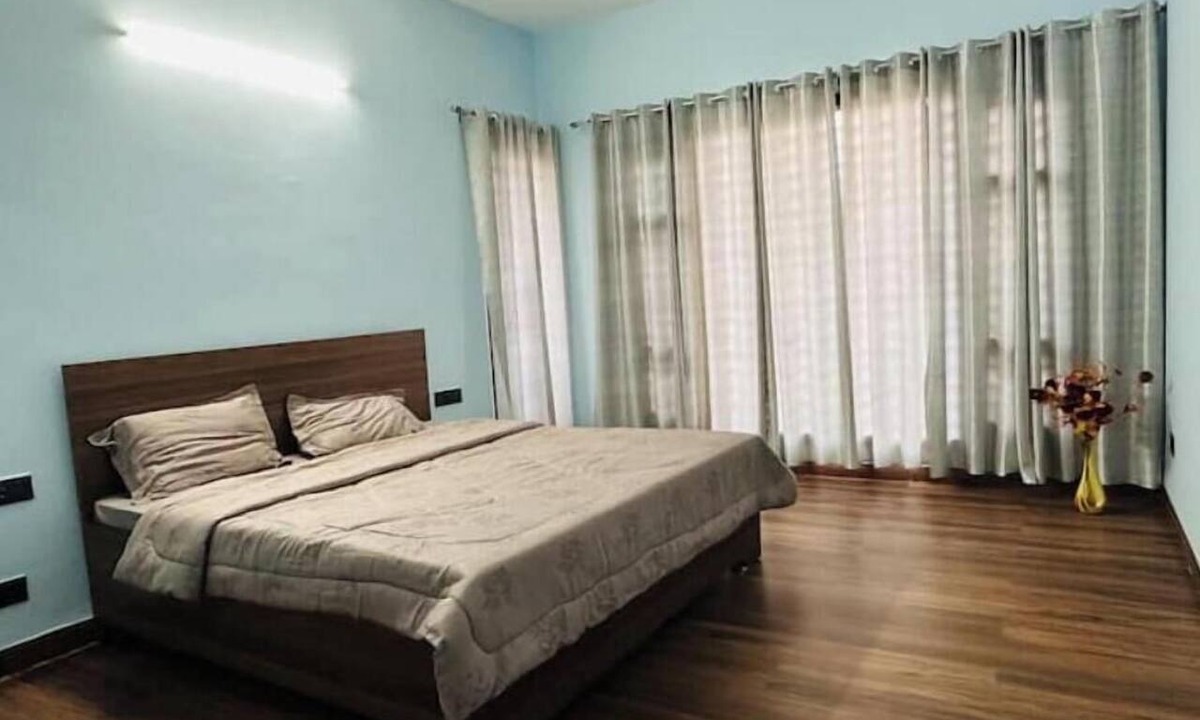 Kharar Apartment | Comfy Corner | Cozy 3BR Retreat with Private Balcony