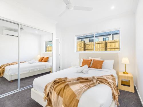 Greenbank House | Convenient Brandnew 4 Beds House, 5 mins to mall