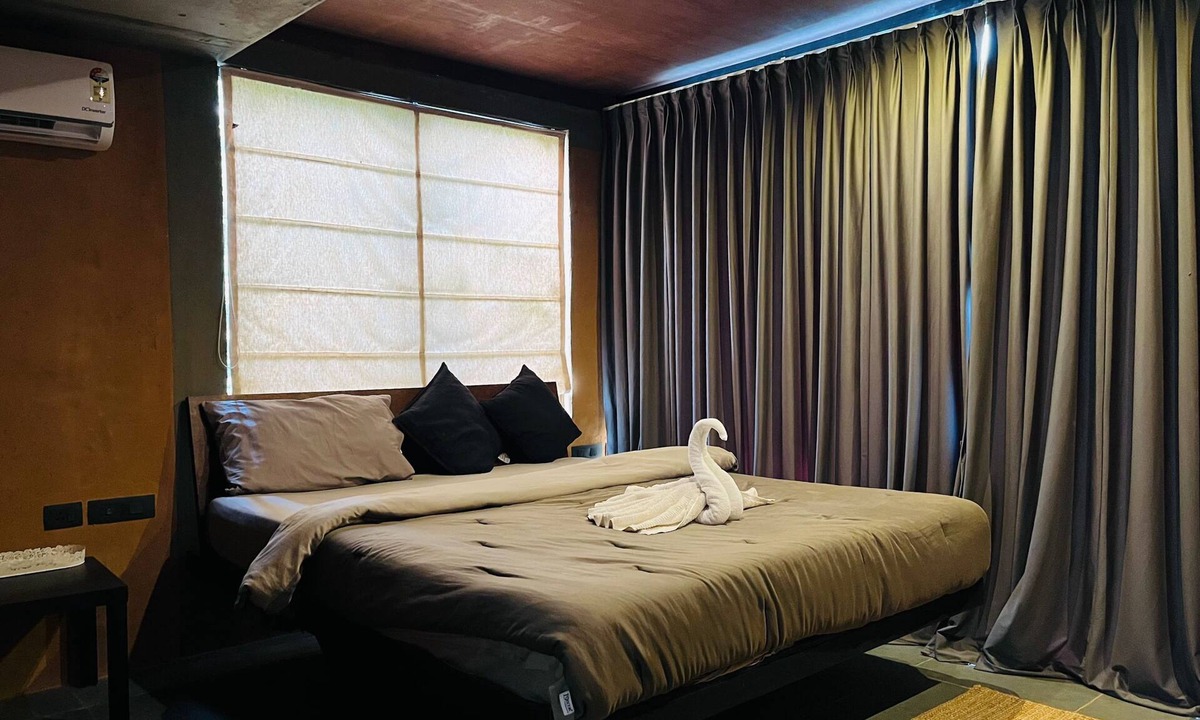Hosur Hotel | Cosmic Reverie