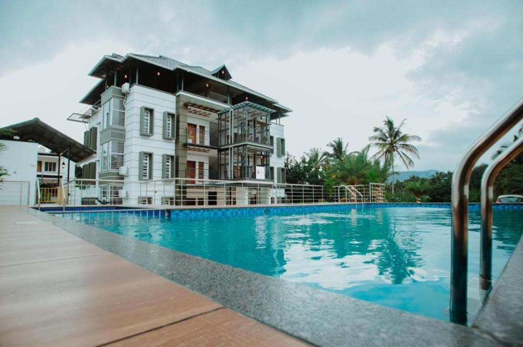 Sulthan Bathery House | Crystal Winter Arcade Wayanad Premium Pool Stay